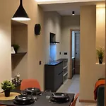 Ampio Trilocale 5 Posti Letto, 2 Bagni - M4 Dateo מילאנו